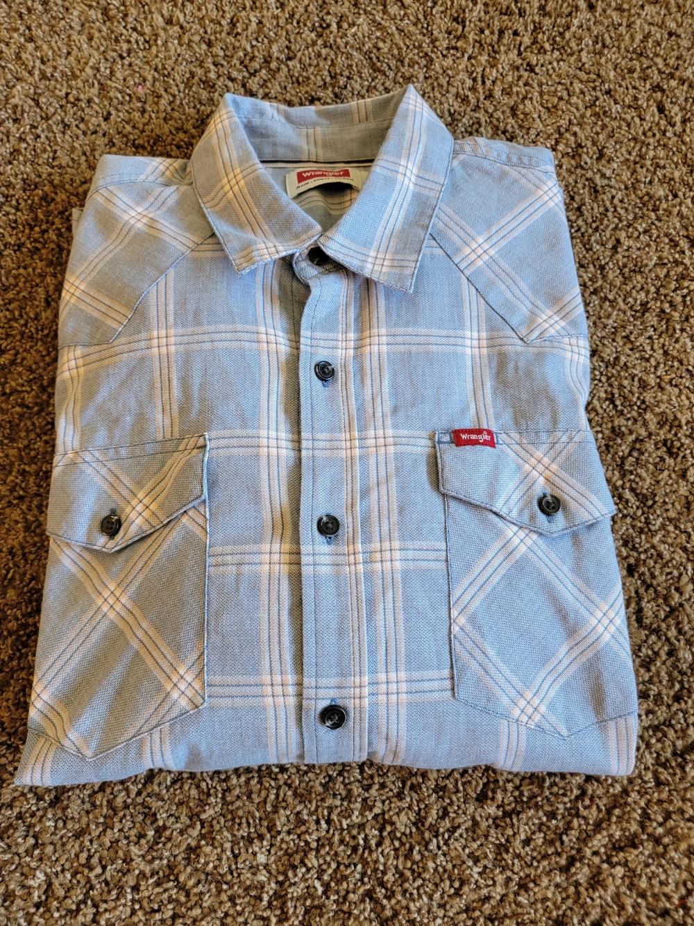 Wrangler Men's Light Blue Plaid Button-Up Shirt Large